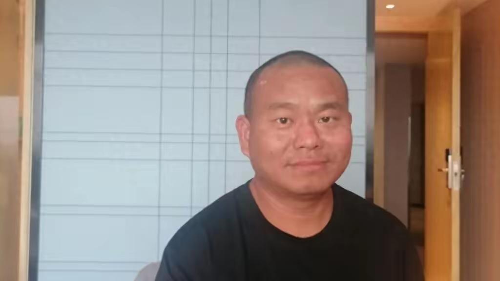 6月22日报道，广西有个39岁的商人叫秦剑平，5月底去广东出差，完事了想着顺路去