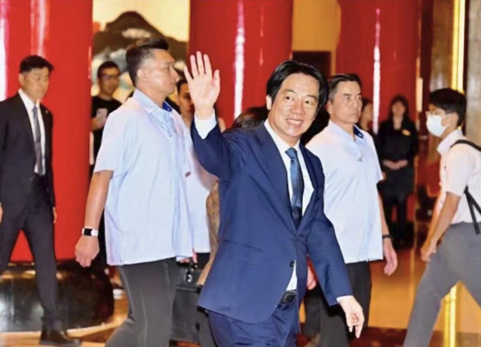 赖清德的最新回应来了！ 赖清德认为，郑丽文所提出的坚持“九二共识”等主张得不