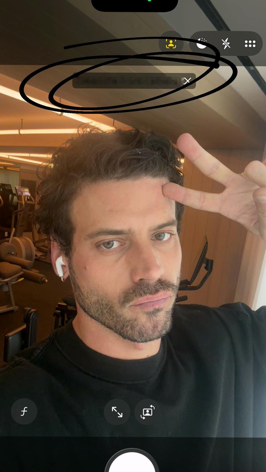 FrancoisArnaud最新自拍搞了半天，F1也没去，MetGala也