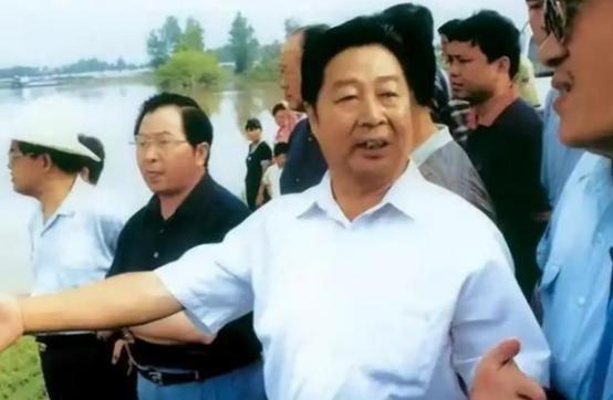 1990年，一省委副书记的家中突遭偷窃，扒手将家里翻了个底朝天，最终扬长而去，而