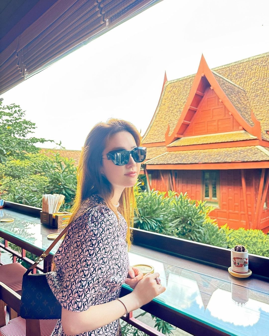 旅行照天花板关键要松弛刘亦菲​​​