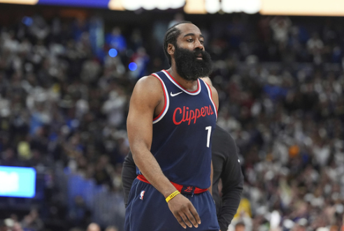 聊聊哈登的“问题先亮身份，多年登哥球迷，登哥的球只要有空必看。再说结论，我认