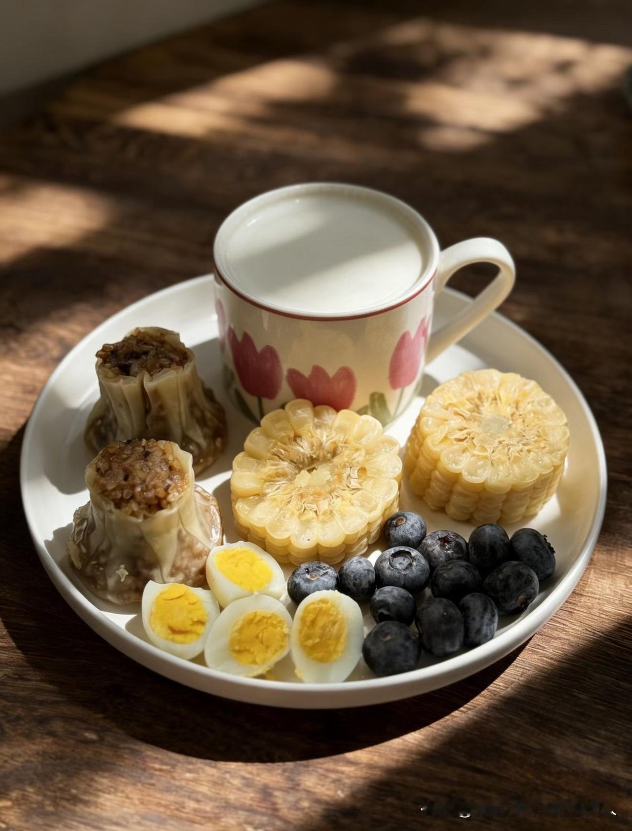 不知从何时起，“戒掉晚餐”成了不少人践行的健康法则，身边越来越多的人开始只吃早午