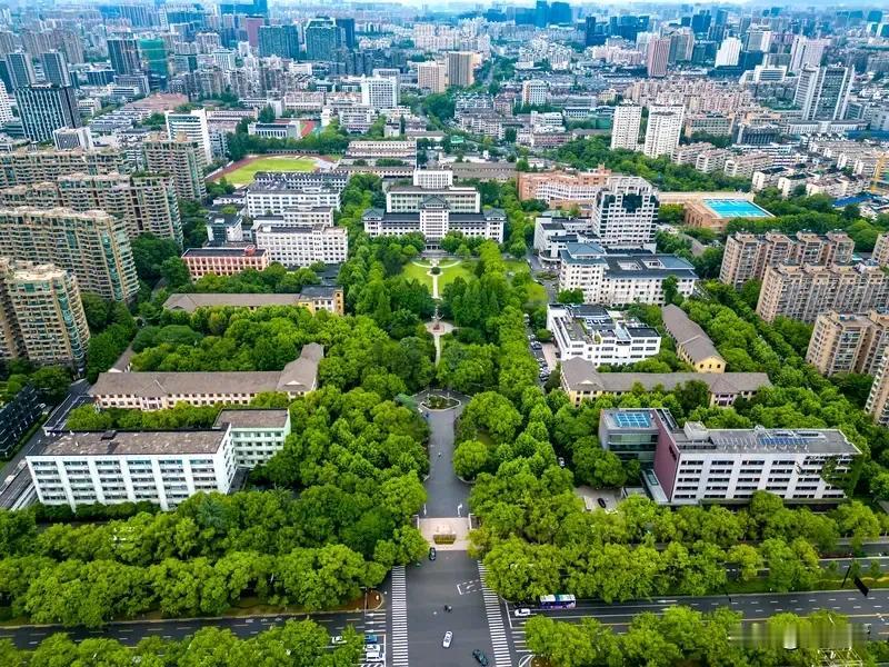 浙大26岁博导有多牛浙大26岁博导有多牛？浙大惊现一位26岁博导，要知道，26