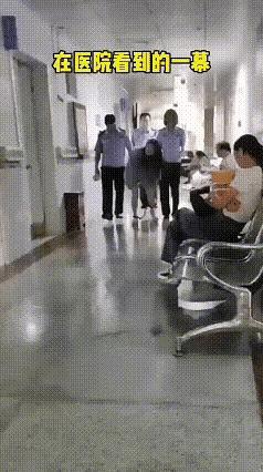 两个男帽子，一个女帽子，她肯定跑不了，需要这么夸张吗？[捂脸哭]