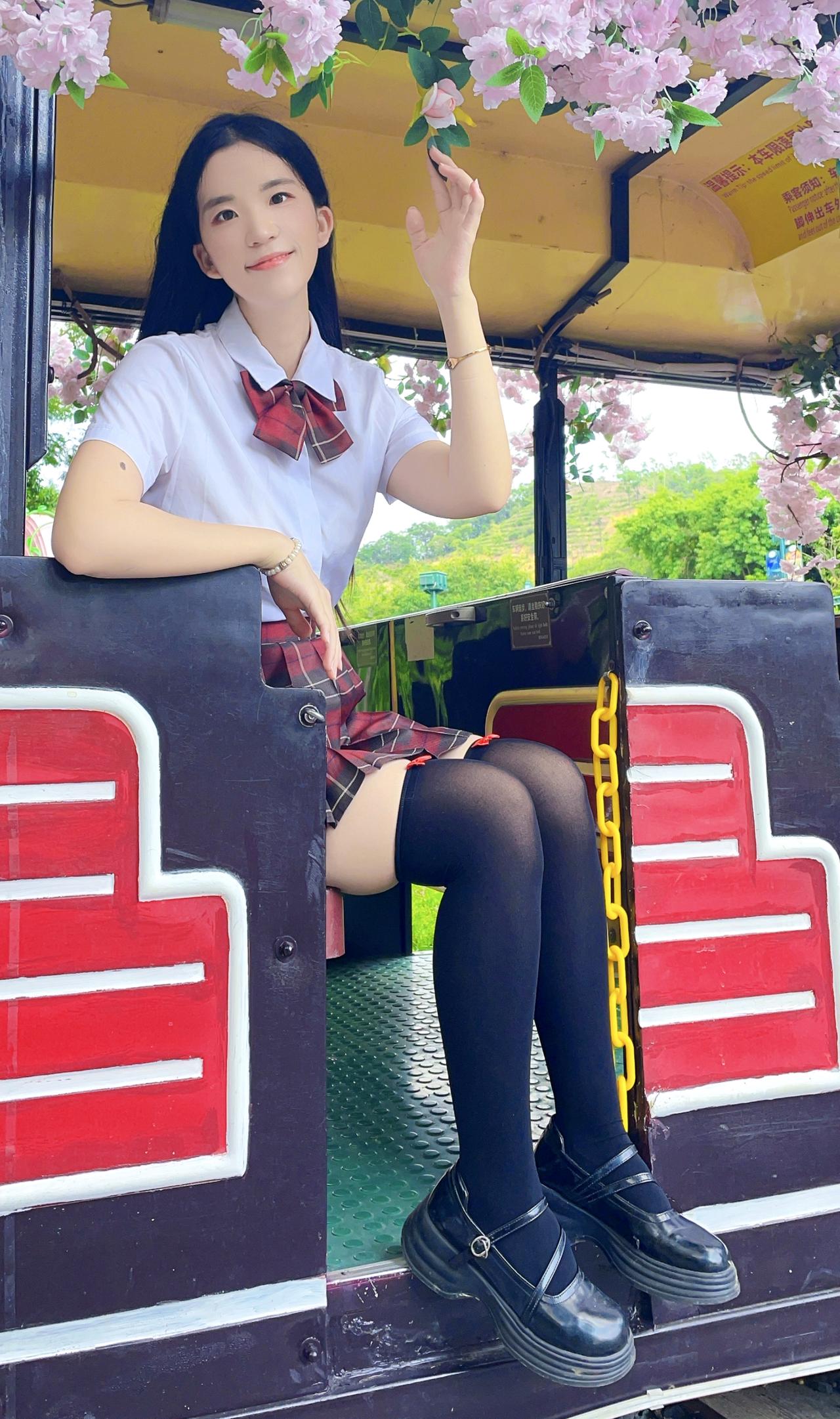 JK一般配什么袜子过膝袜好看