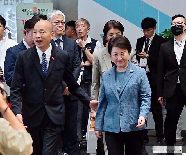 据悉，69岁的韩国瑜，要和65岁的卢秀燕搭档选2028，这件事情还并非空穴来风，