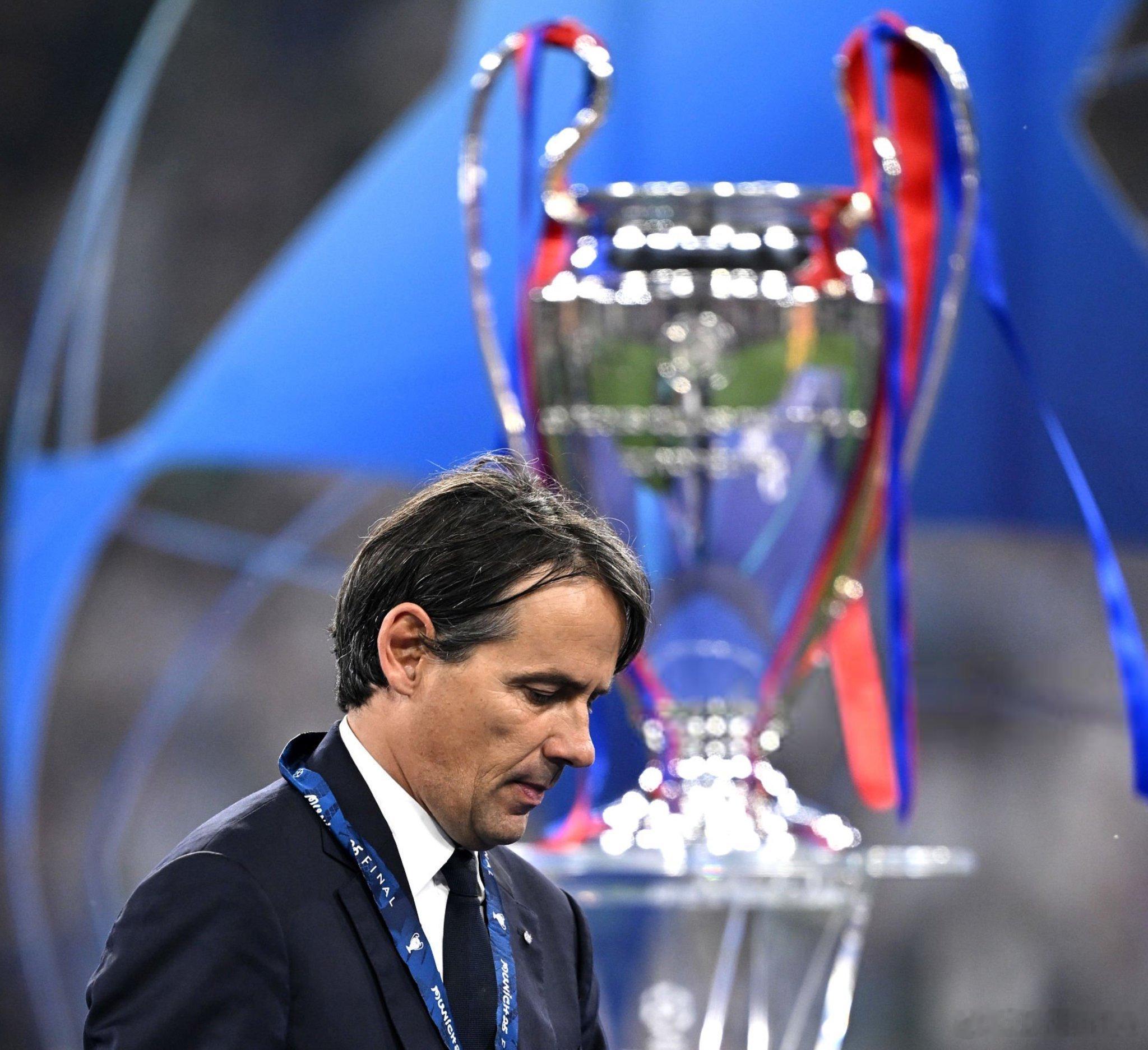 米兰体育报：因扎吉真是糟糕！阿尔希拉尔正在考虑解雇他这位前国际米兰主帅正经历