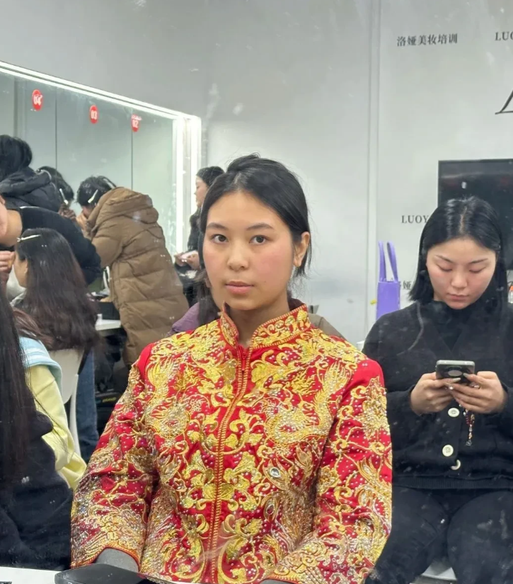 这个化妆师的化妆水平怎么样？