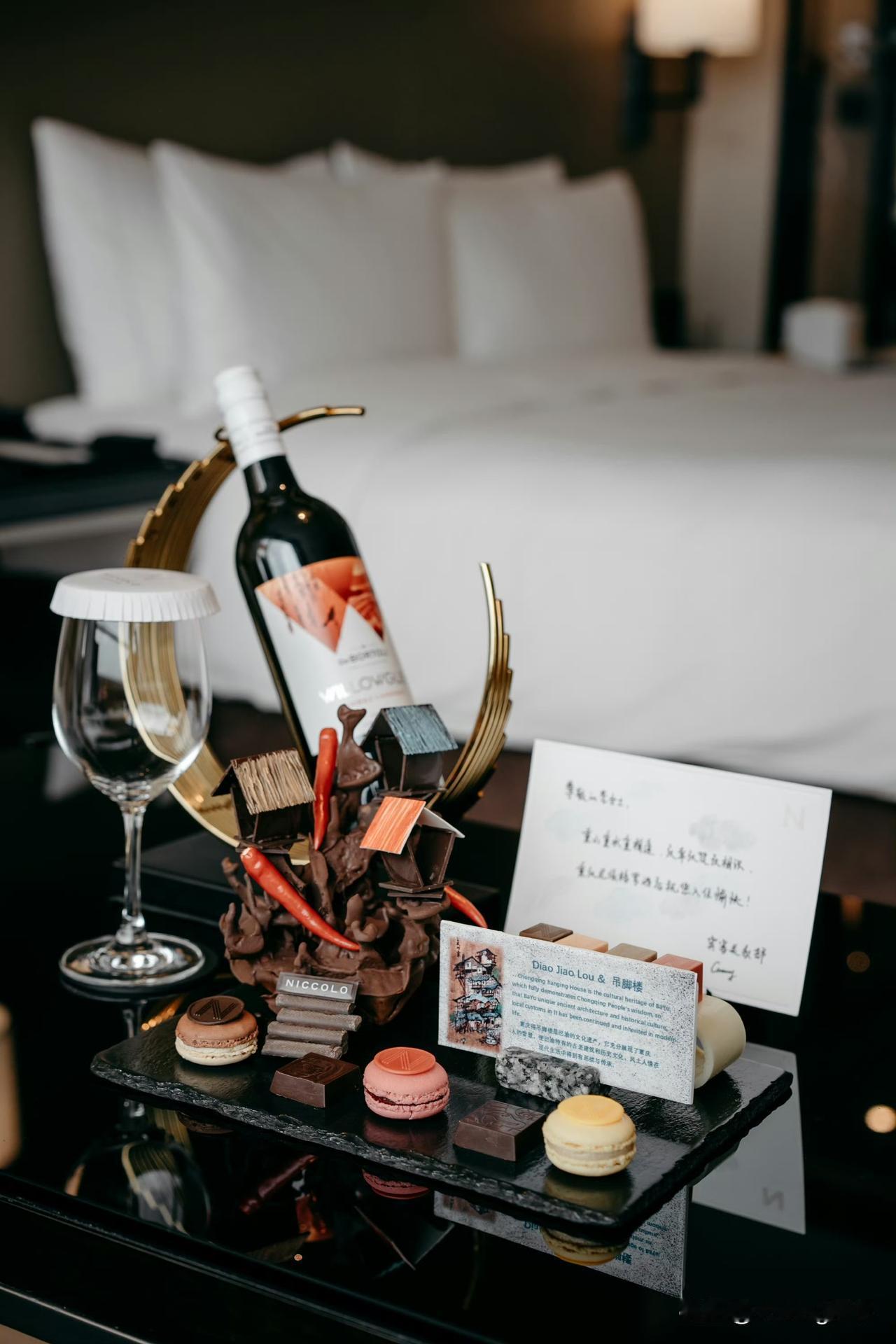 重庆☁️云端生活｜住进山城之巅这次来重庆旅行，火锅吃了，坝坝茶喝了，连心心念