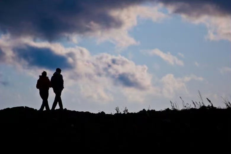 爱自己，其实只有唯一一条真理，一个人拿什么样的人生感受来喂养自己的生命。人生感受