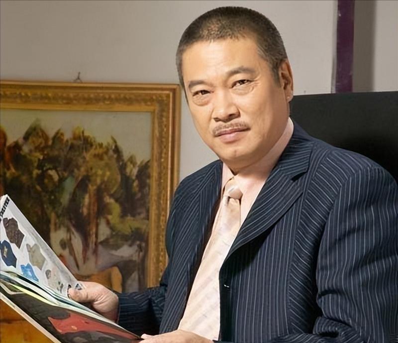 1984年，TVB让吴孟达带新人卢少慈，但是带着带着卢少慈就怀孕了，她哭着找到吴