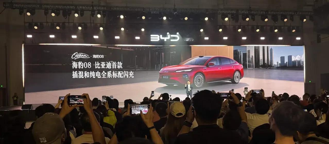 有专家预测，未来存活率高的6家车企：​1：比亚迪--100%存活率，几乎全榜第