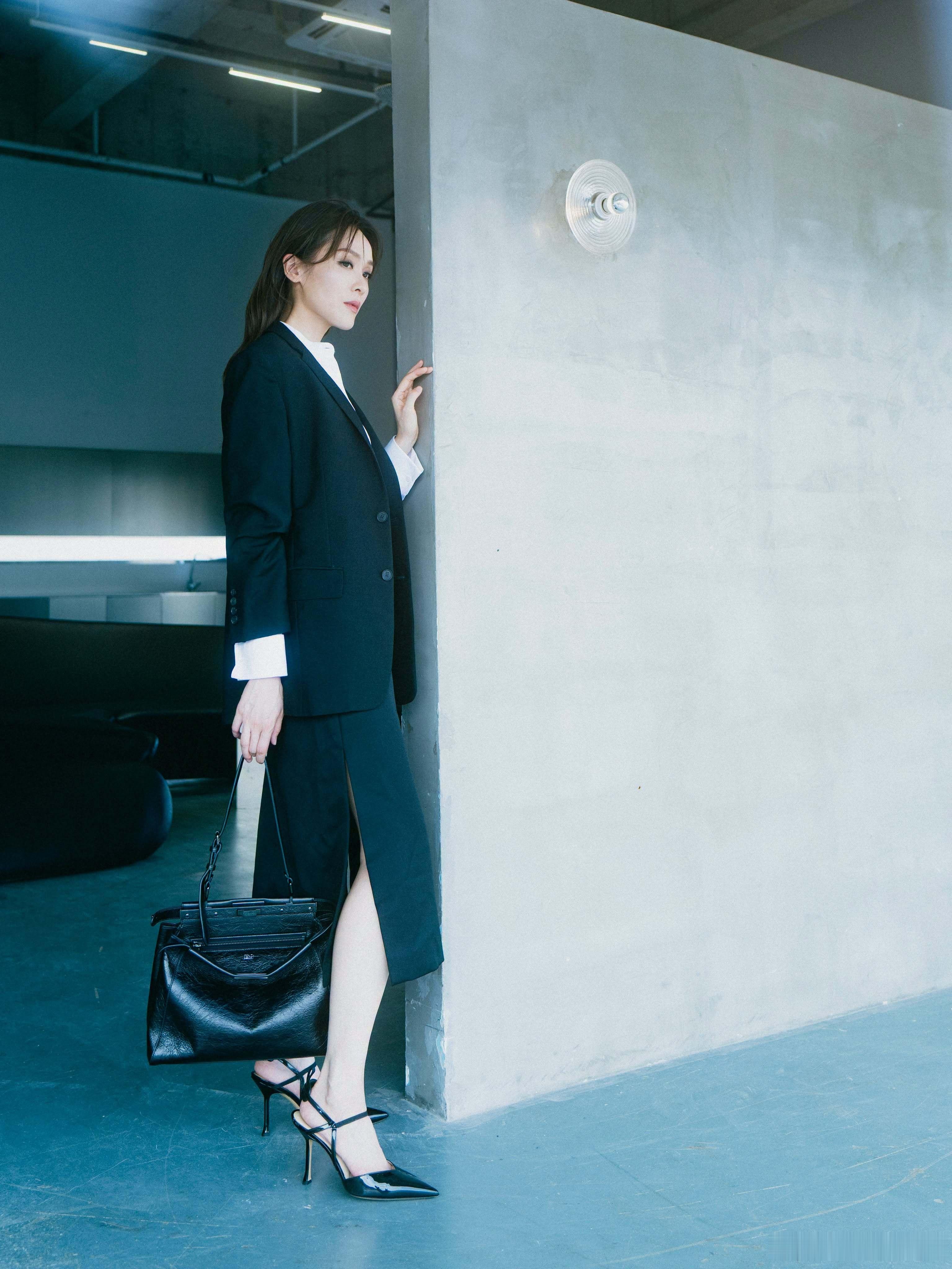Ali李佳芯李佳芯宝藏花旦【2026.9.9INS更新】換個裝束猶如