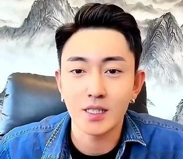 李耀阳吐槽网红买奔驰4*4几乎倒霉加身！李耀阳吐槽奔驰