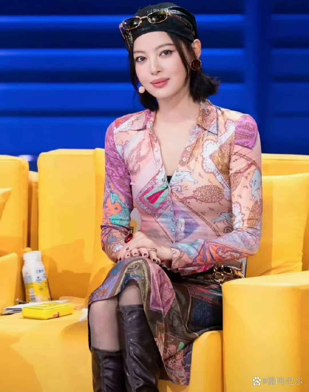 辛芷蕾在模仿王菲吗？感觉还是差点意思，辛芷蕾做自己就可以，不需要模仿任何人。