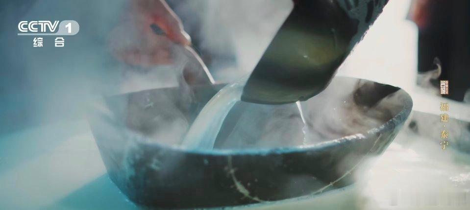 中国人把豆腐吃出了花不得不说,酸浆豆腐魅力大。酸香豆香完美搭配,凉拌清爽宜人,