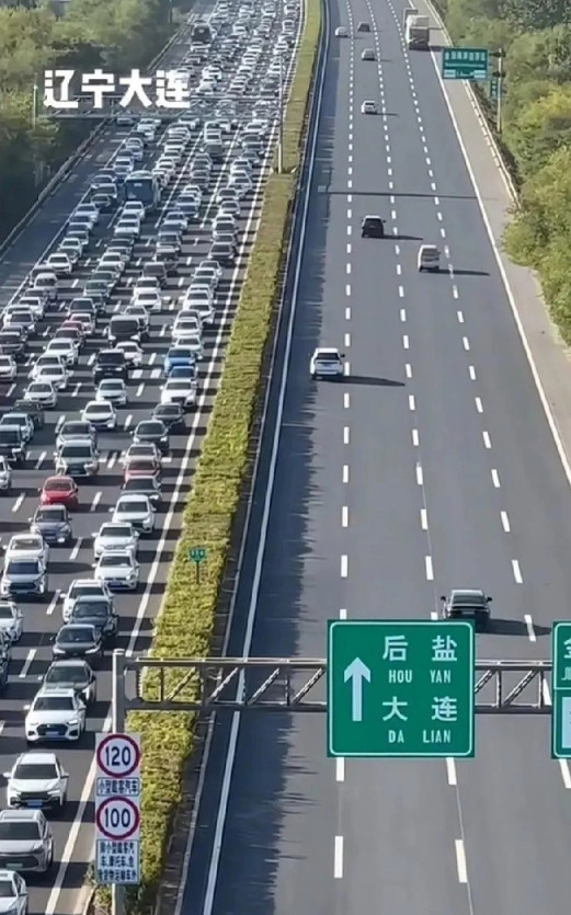 保养的时候，4s店跟我说，你的刹车片厚度还剩3.5毫米，该换了。于是掏钱。换完以