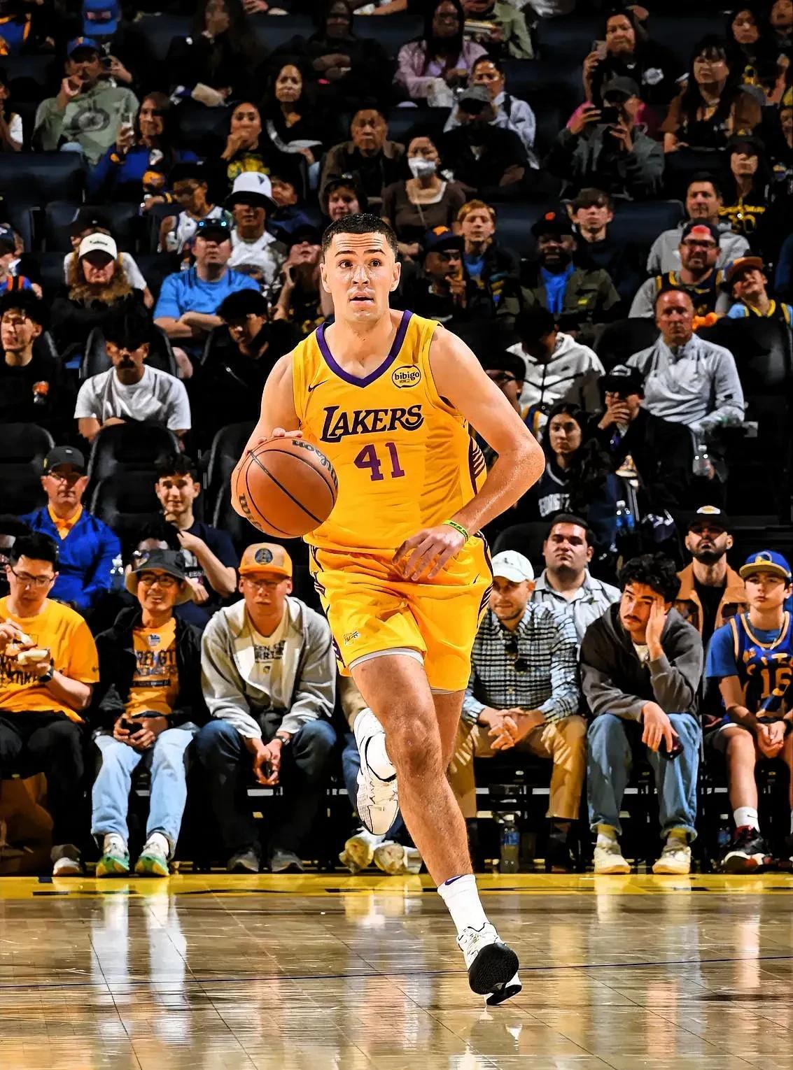 湖人喜得神射手，克内克特可以走了！NBA夏季联赛，湖人84-89不敌勇士，湖人