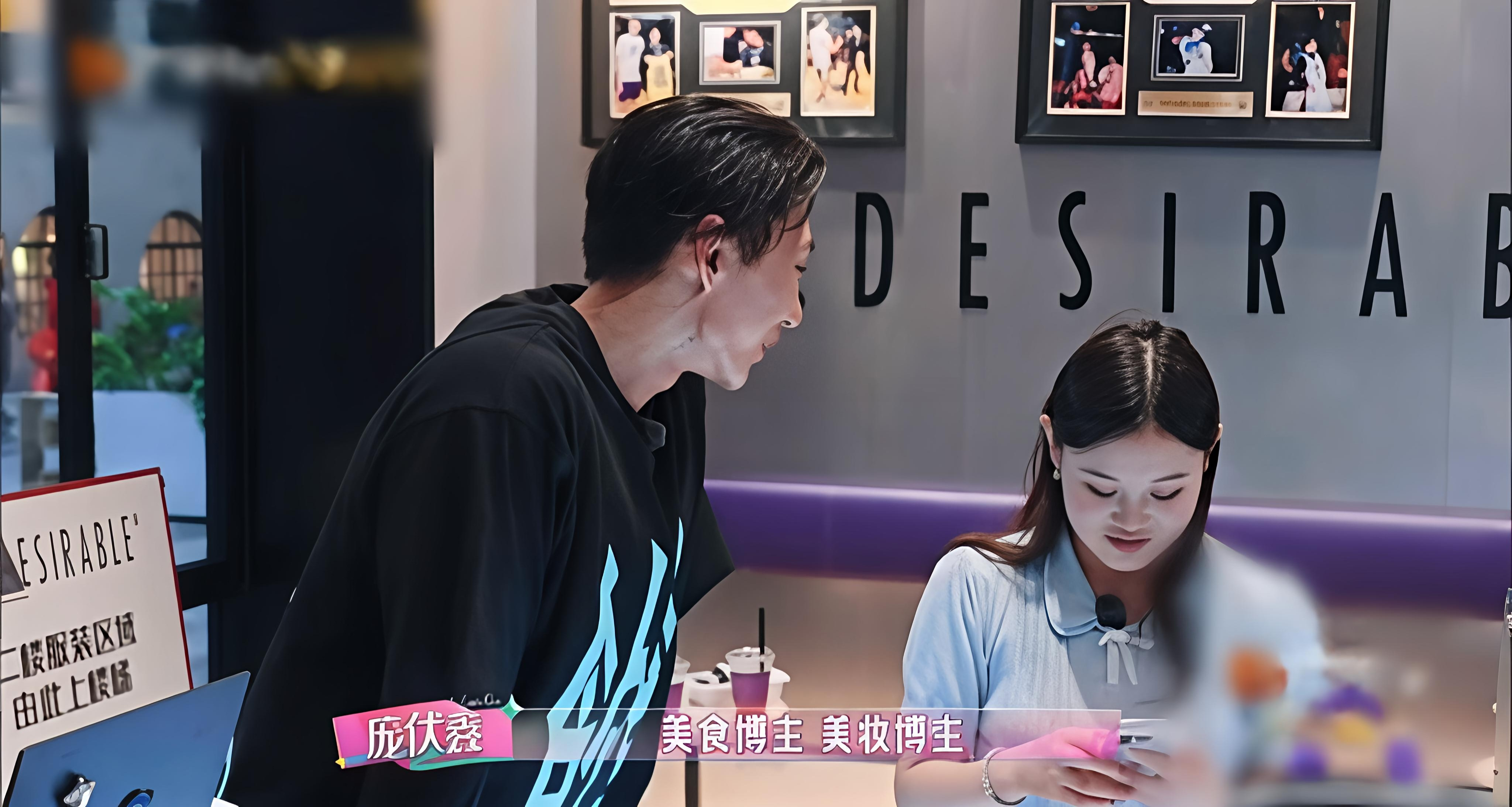 《我家那闺女》一边是张家齐探访王鹤棣门店，软萌可爱收获网友夸赞；另一边张家齐妈妈饱受争议，就算评论区