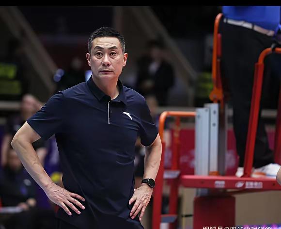 陈方指导是不是做不了主啊！一直没弄明白，为什么不重点打造自己的年轻二传手朱航