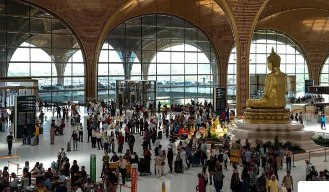 柬埔寨就突然扔下一颗“政策炸弹”——6月15日起，对中国大陆、香港、澳门护照持有