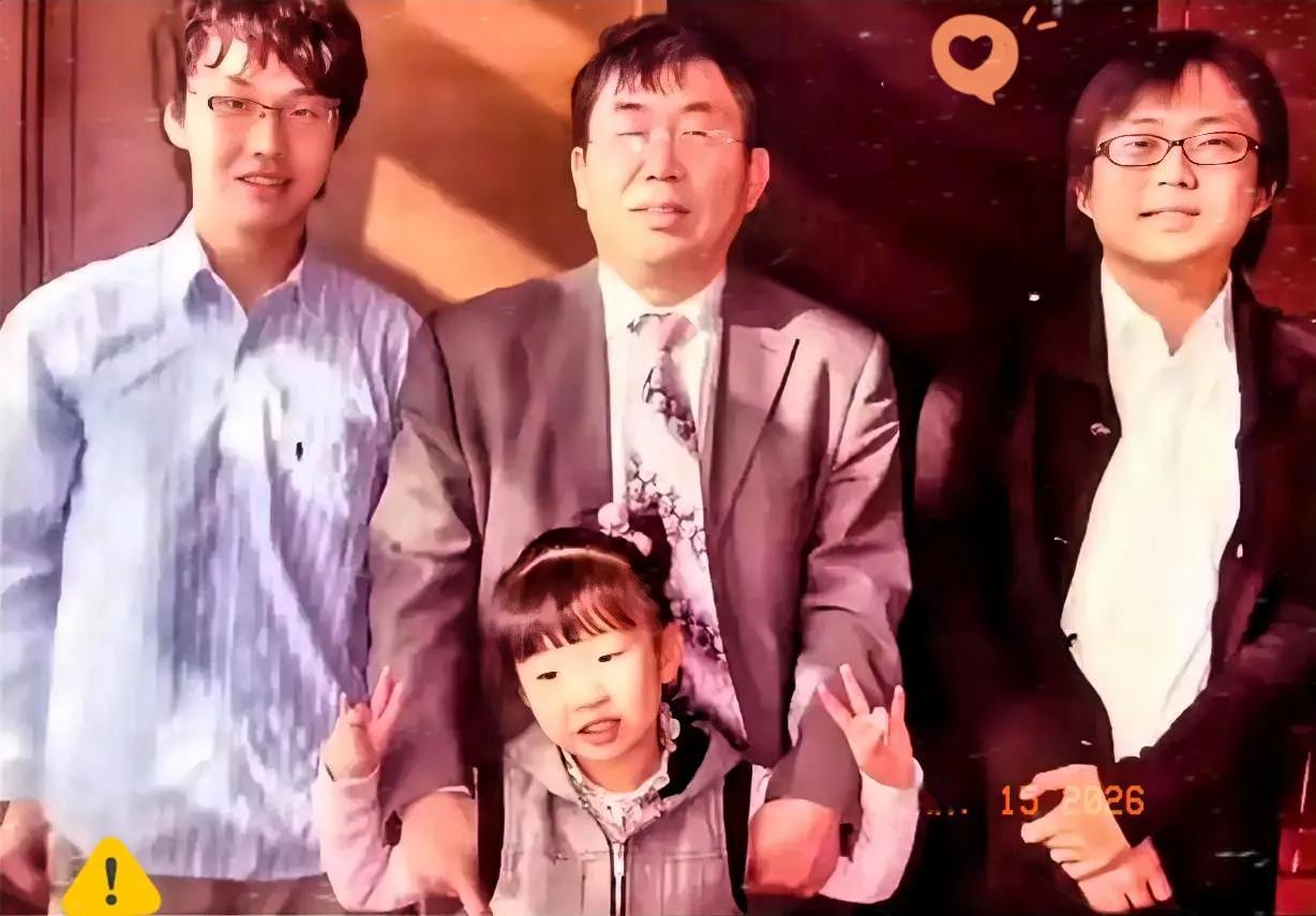 聂卫平一生经历过三次婚姻，三个孩子分别来自这三段婚姻——两个儿子和一个女儿，是同