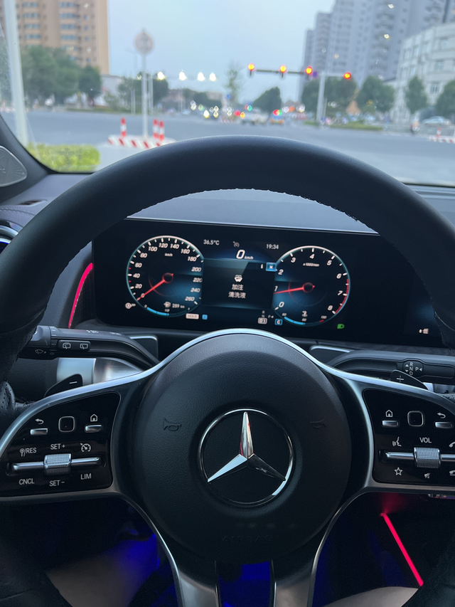 奔驰glb220动感，低速顿搓考完驾照自己买了这款，这是本人第一辆车，感觉驾驶