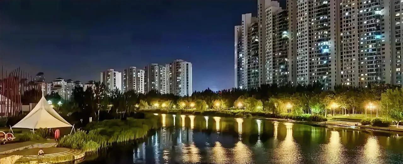 今天中介又打来电话，问房子还卖吗，我苦笑不得，都不知道怎么回答了。115平米的房
