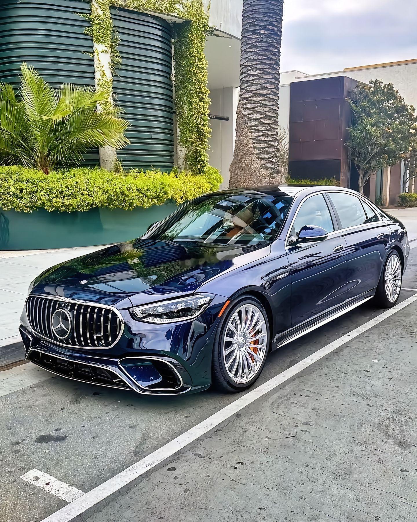 首款大标奔驰S63AMG—W223，你以为是s350，实则扮猪吃老虎[大笑]梅