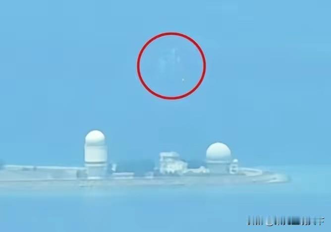 就在刚刚，菲律宾公然挑衅，解放军果断“开火”。菲律宾海岸防卫队周四（9日）宣