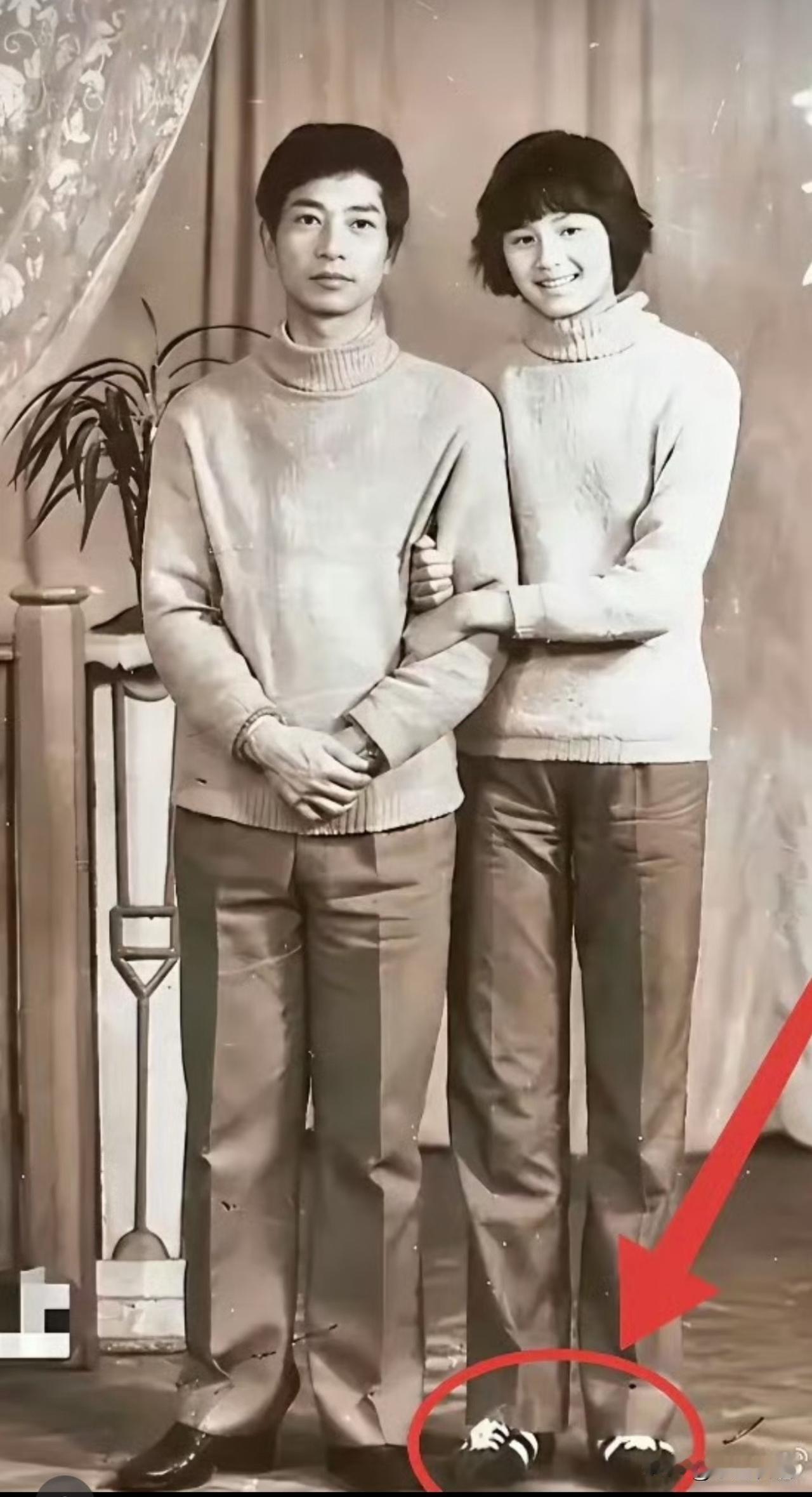 1985年，14岁的瞿颖和父亲瞿继之的一张合影。14岁的瞿颖个子