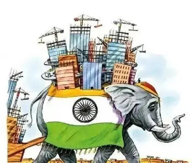 20年内印度能否一举超过中国，关键在增速能不能撬动体量。2025年前后中国GDP