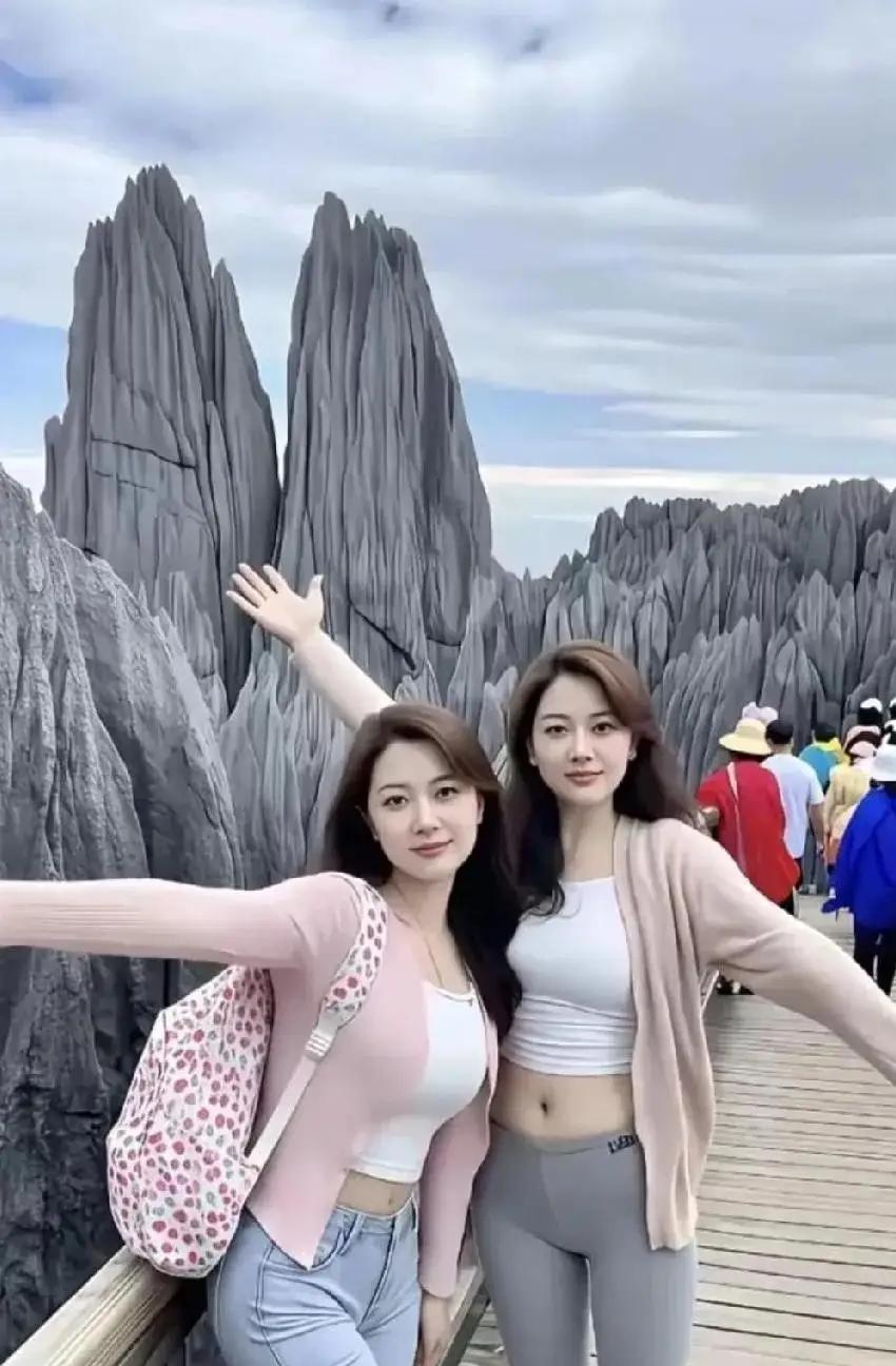 昨天同学留言说，她男友精神出轨了。原来她邀请同事一起聚餐，其中一个朋友穿了瑜伽