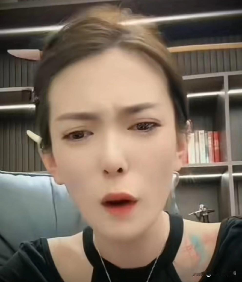 白雨喊话老狗鱼死网破，只顾谈恋爱，孩子被车撞你不管不顾，你当爹的你在哪呢？这些天
