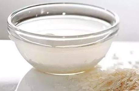 家里养花万万别用发酵的淘米水, 听内行人说完, 后悔知道晚了!