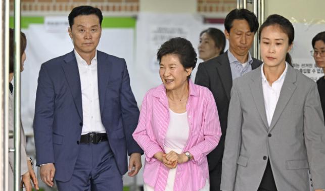 韩国地方选举来了！韩国首尔时间6月3日清晨，第九届地方选举的投票站准时开门，全韩