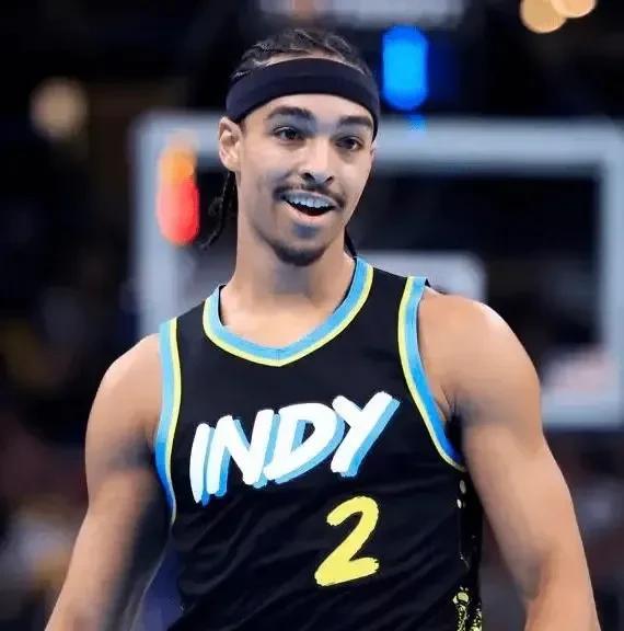 NBA情报局6月25日讯步行者当家球星哈利伯顿因跟腱撕裂手术成功，但下赛季