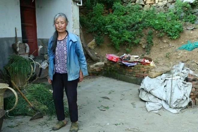 山东，儿子10多年前车祸去世，儿媳跟着人跑了！78岁大爷独自抚养孙子长大，如今孙