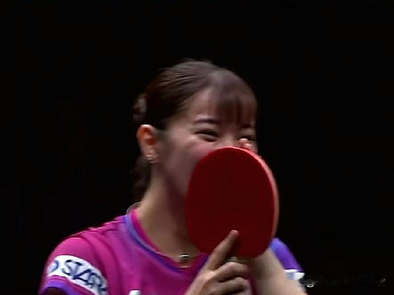 孙颖莎不再惯着，香港总决赛鹰眼挑战长崎美柚发球遮挡。12月12日，香港总决赛