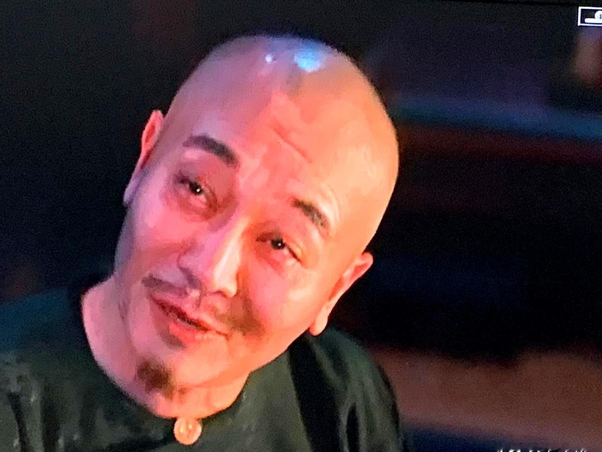 这复仇戏码，爽感直接拉满天花板！某反派带着一群小弟，以为把主角拿捏得死死的，结果