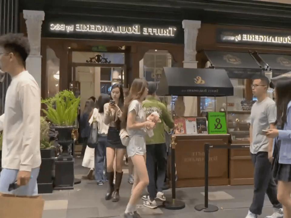 这应该是现实中我见过最完美的身材了！完美身材