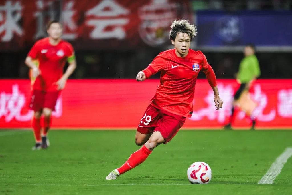 媒体人: 国安签约茹子楠和邓捷夫, 为李明最后的两笔引援