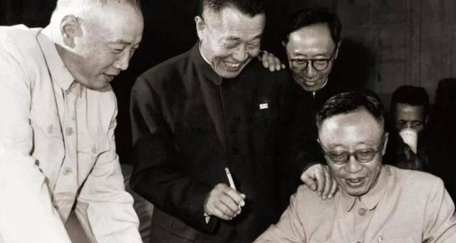 1981年5月7日，杜聿明因病逝世，他的妻子曹秀清电告蒋经国，希望蒋经国能够允许