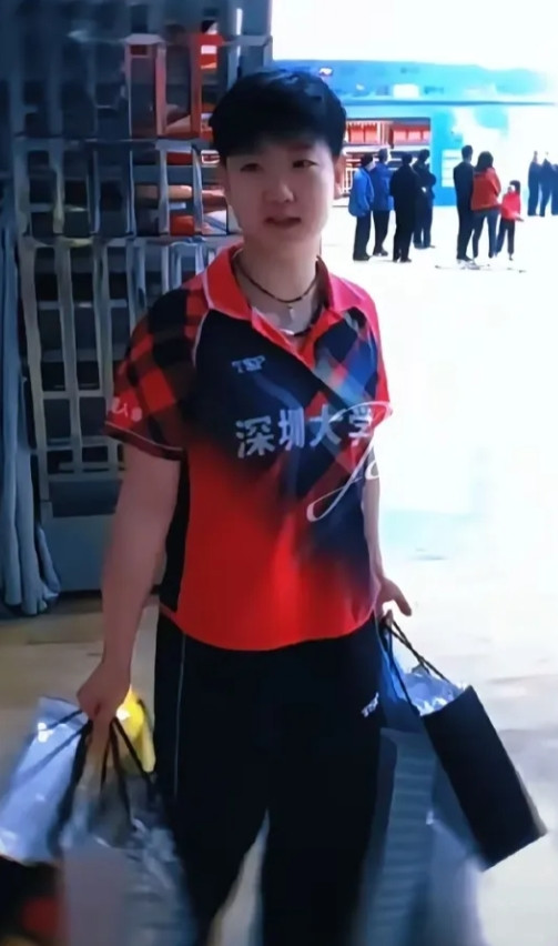 莎莎被各大高校疯抢！北大想用「单独划线」招她读硕士，和王楚钦变同门；上海