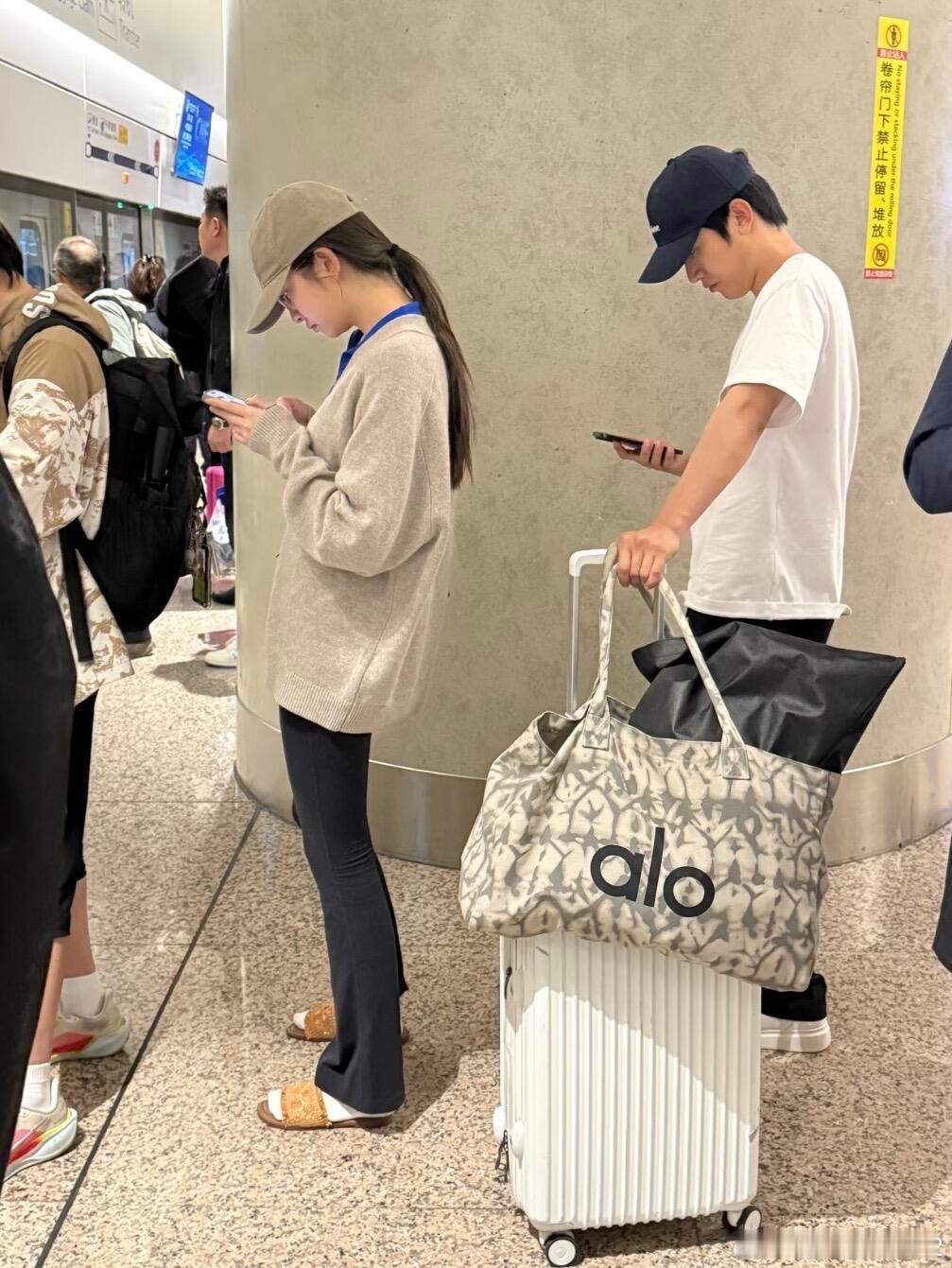 心动的信号8如益cp又被偶遇了小情侣去普吉岛旅游了​​​