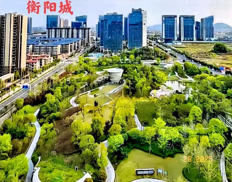 衡阳这个地方当初规划建设的三百个亿，如今变成现在这个样子，说明衡阳规划建设的这三