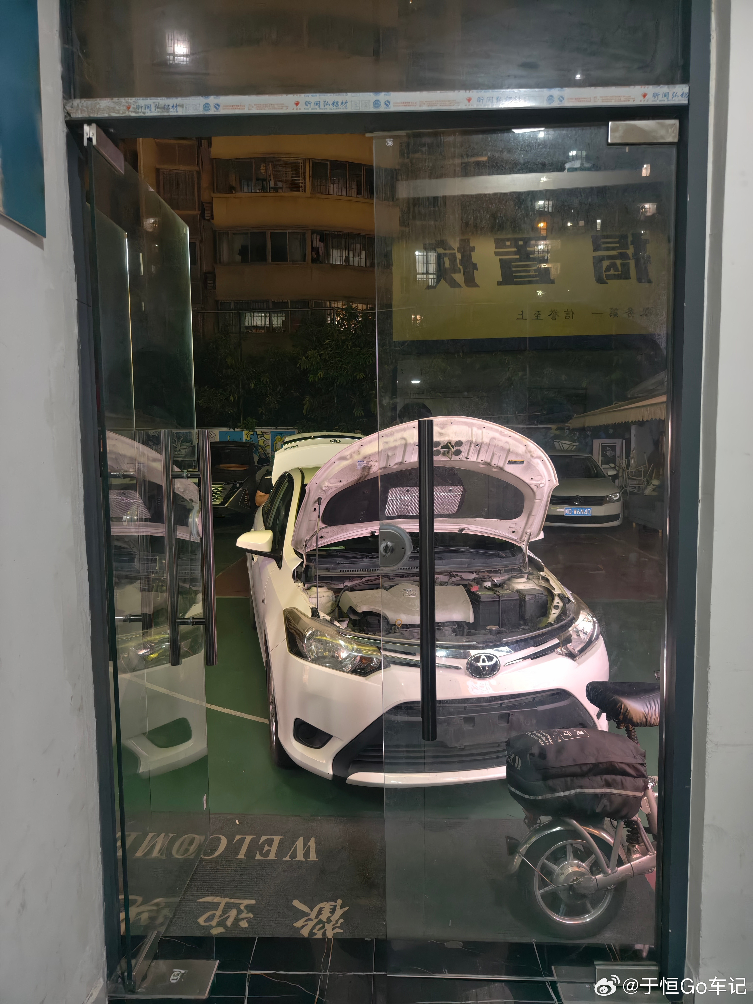 同行带个修理厂过来看威驰，这种一万多代步车还是很吃香，日系稳定又省油，练手选这种