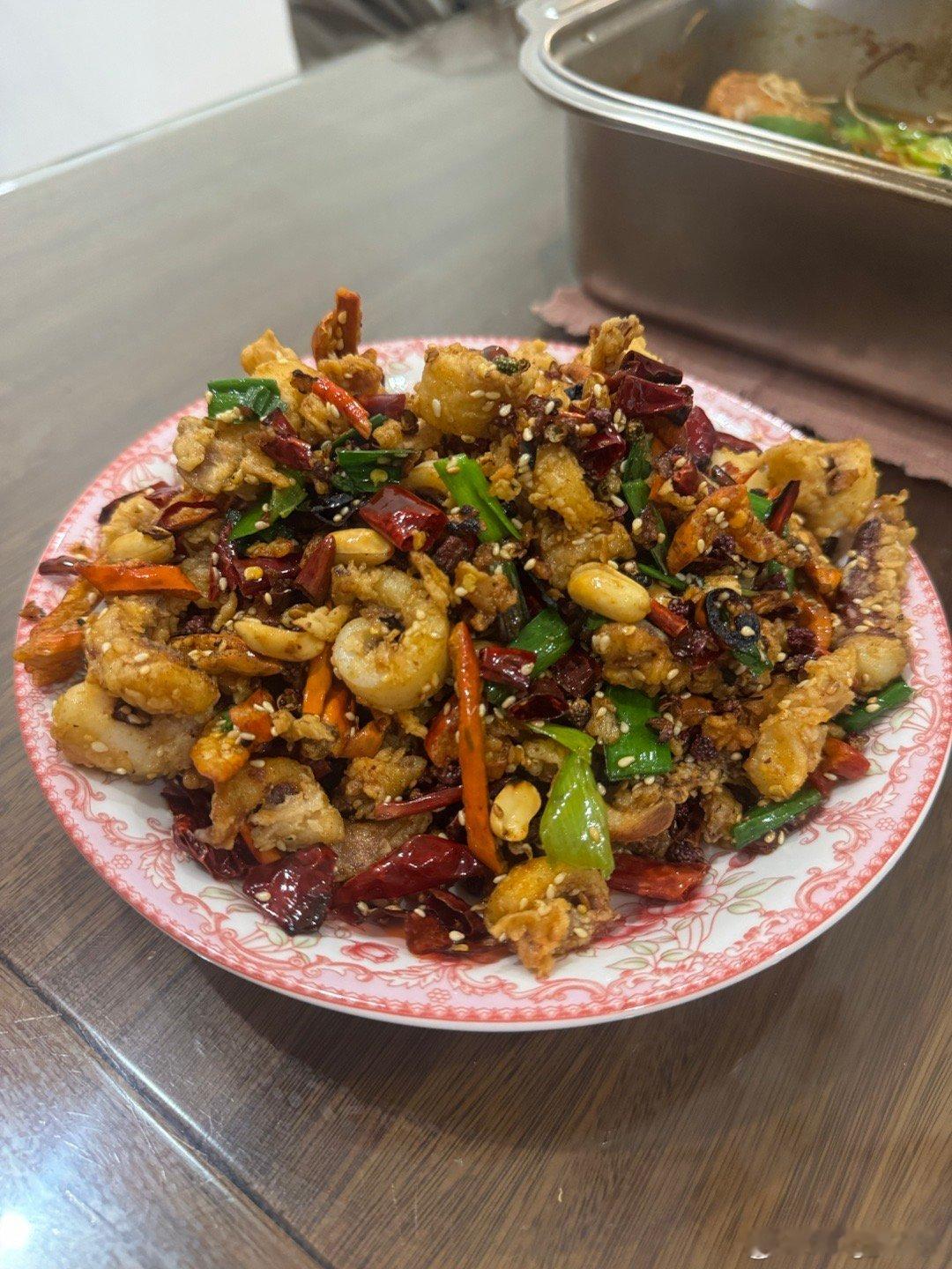 要是能一直跟食物和游戏过一辈子那简直太太太幸福了（再分享一下我妈妈做的鱿鱼好