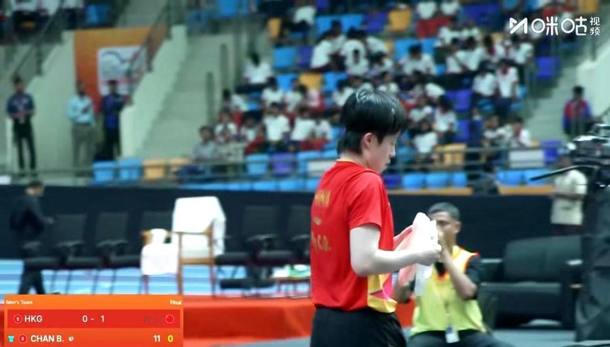 中国男乒名将王楚钦真是太懂事了！一场比赛里他突然就变了个人似的。就在这场乒乓